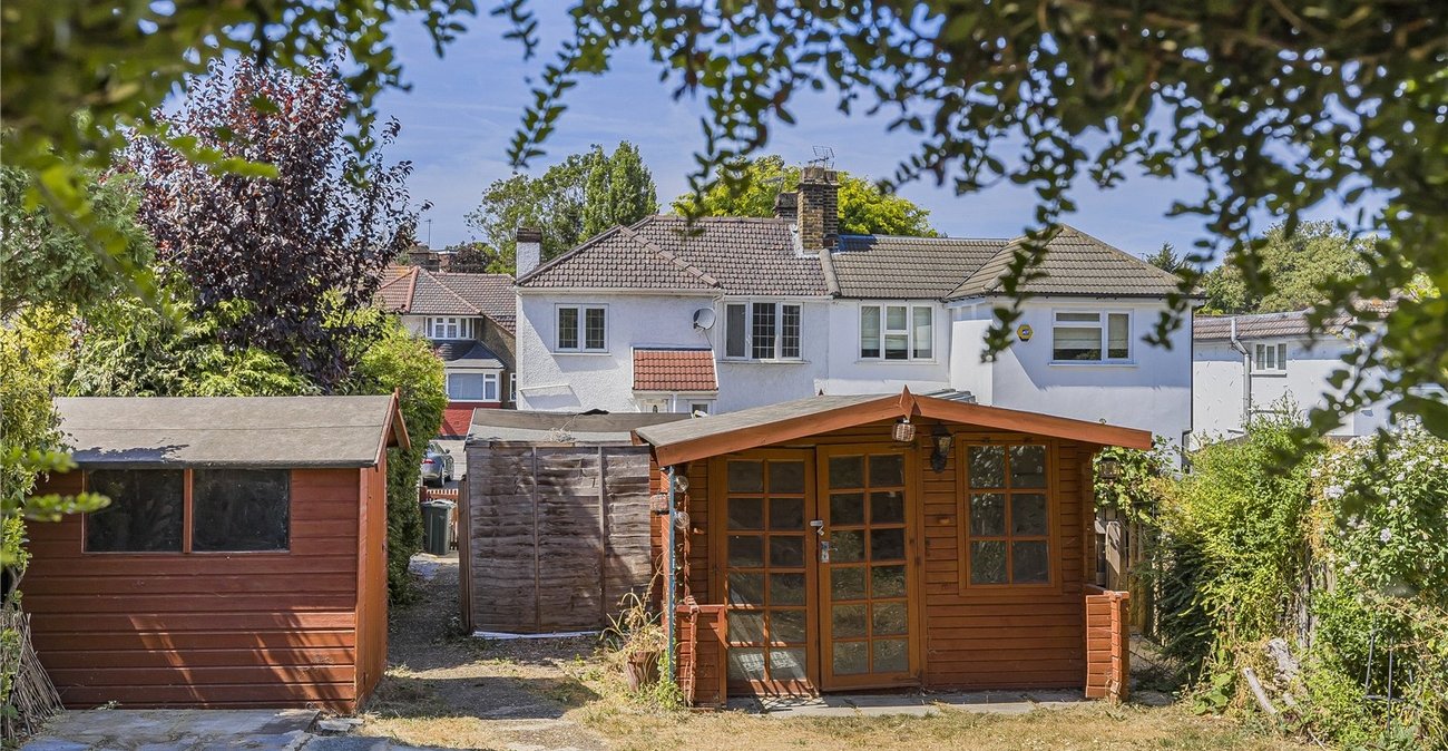 2 bedroom property for sale in West Dartford | Robinson Jackson