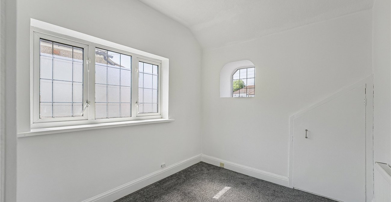 2 bedroom property for sale in West Dartford | Robinson Jackson