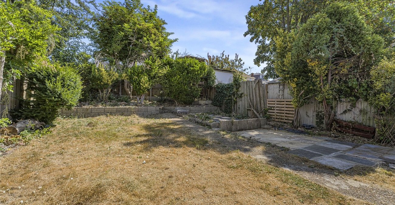 2 bedroom property for sale in West Dartford | Robinson Jackson