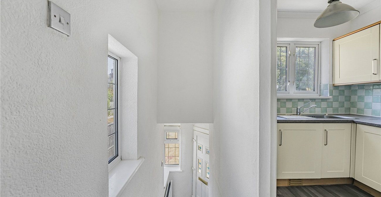 2 bedroom property for sale in West Dartford | Robinson Jackson