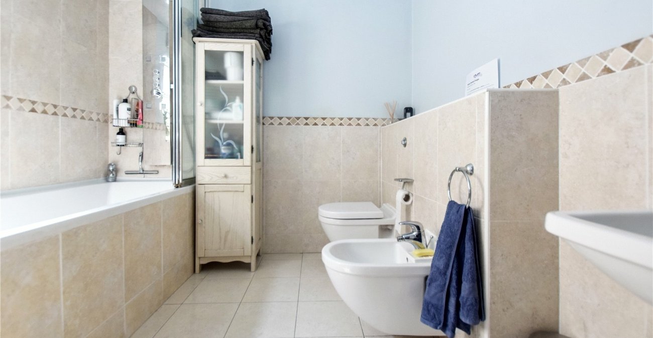 4 bedroom house for sale in Bexleyheath | Robinson Jackson