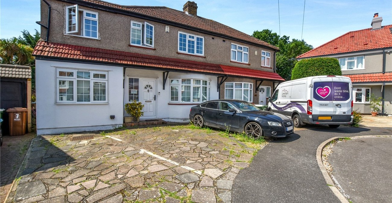 4 bedroom house for sale in Bexleyheath | Robinson Jackson