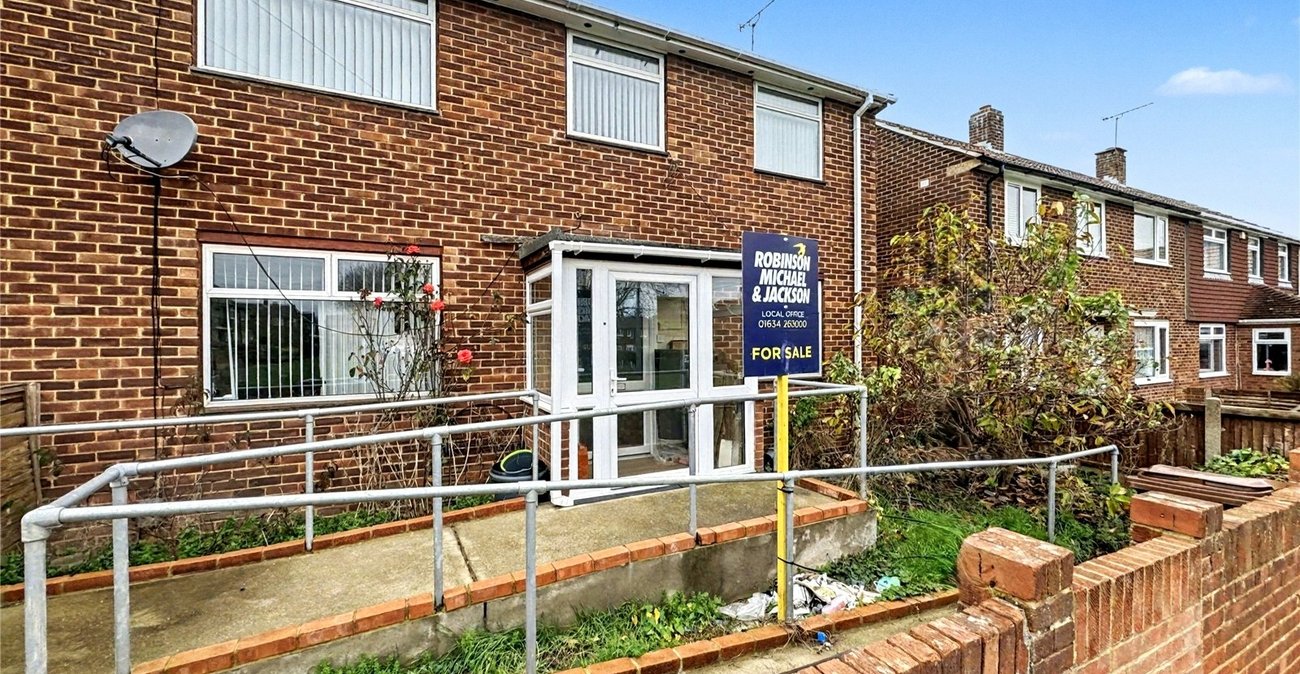 3 bedroom house for sale in Twydall | Robinson Michael & Jackson