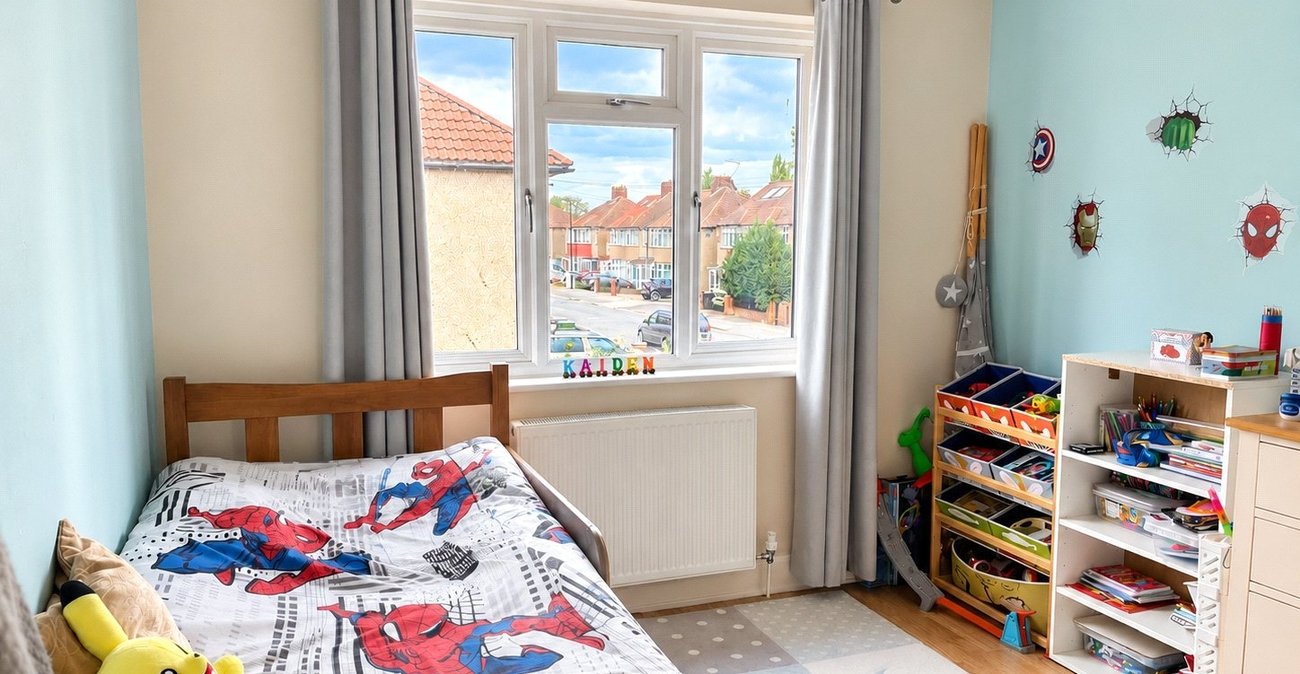 3 bedroom house for sale in London | Robinson Jackson
