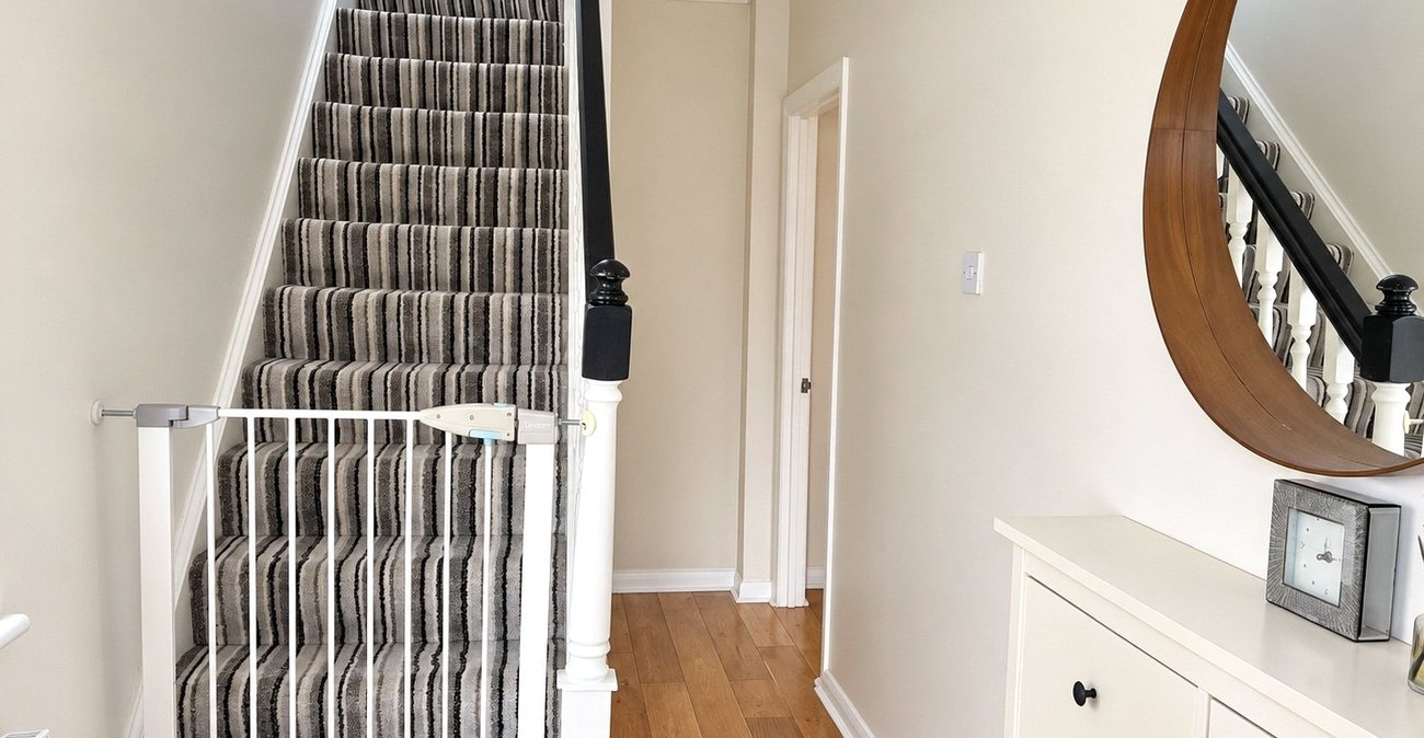3 bedroom house for sale in London | Robinson Jackson
