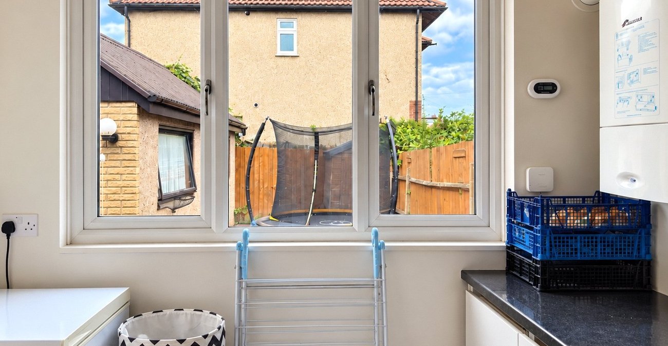3 bedroom house for sale in London | Robinson Jackson