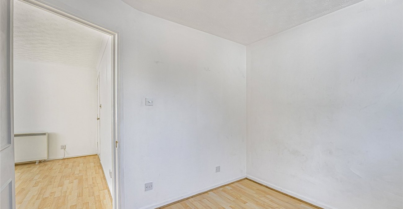 1 bedroom property for sale in Greenhithe | Robinson Jackson