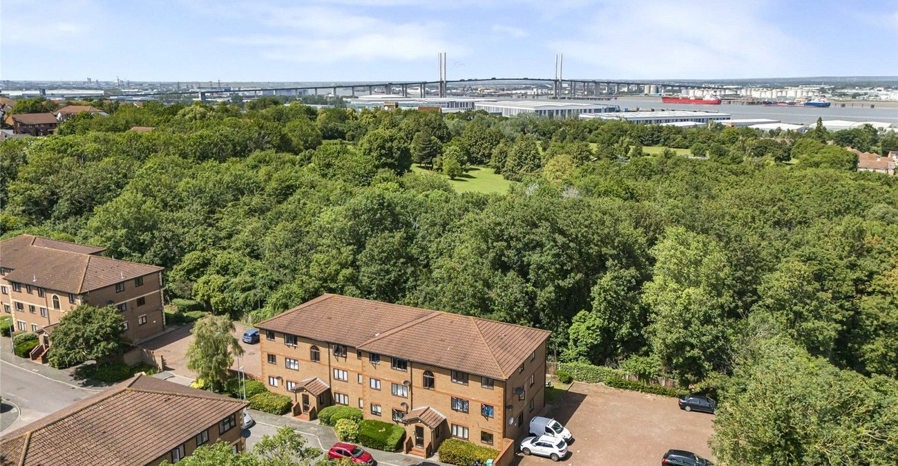 1 bedroom property for sale in Greenhithe | Robinson Jackson