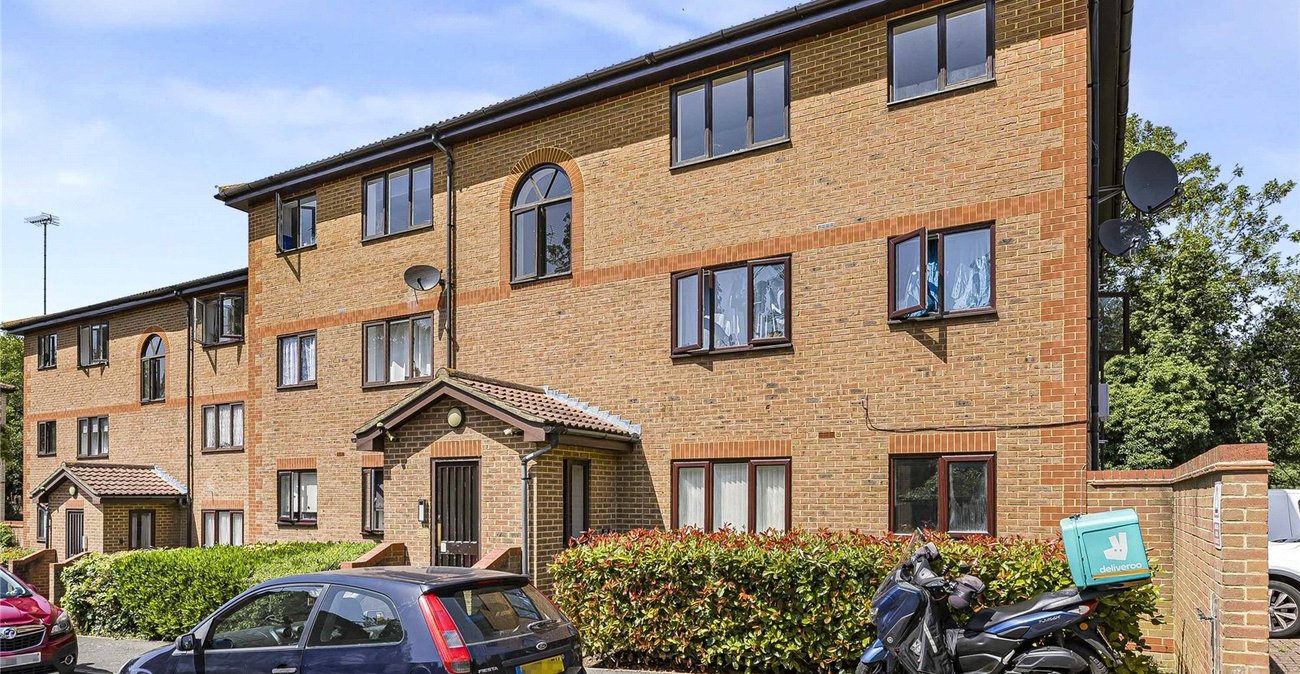 1 bedroom property for sale in Greenhithe | Robinson Jackson