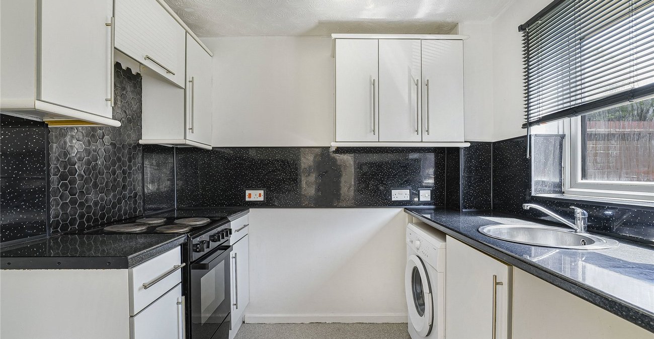 1 bedroom property for sale in Greenhithe | Robinson Jackson