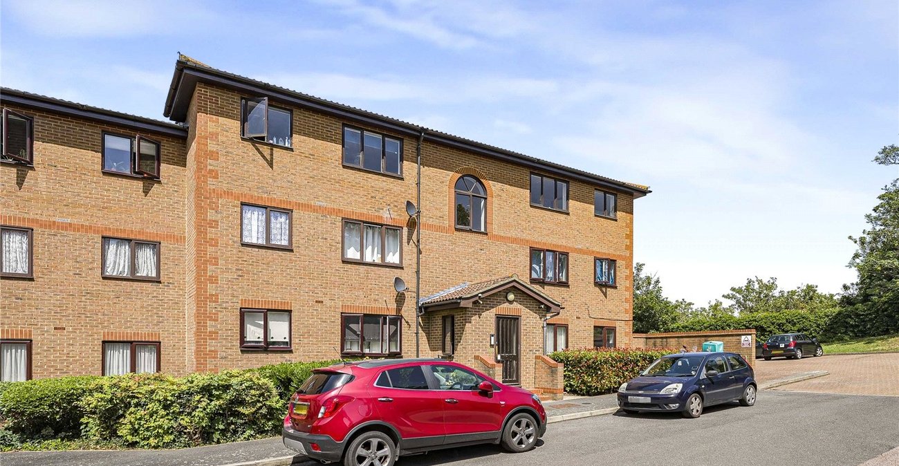 1 bedroom property for sale in Greenhithe | Robinson Jackson