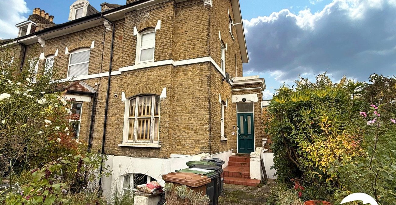 1 bedroom property for sale in London | Robinson Jackson