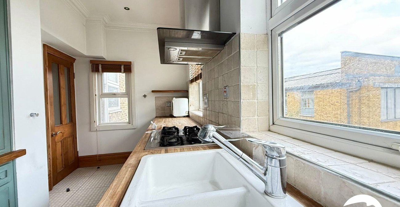 1 bedroom property for sale in London | Robinson Jackson