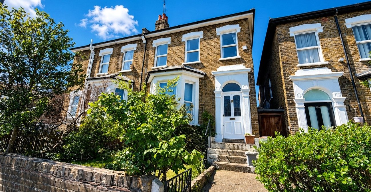 4 bedroom house for sale in London | Robinson Jackson
