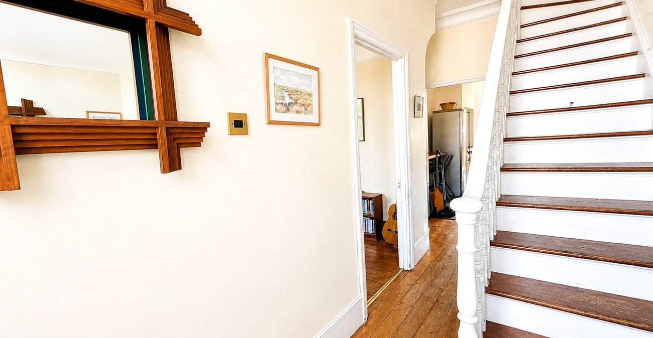 4 bedroom house for sale in London | Robinson Jackson