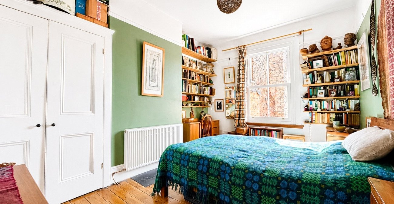 4 bedroom house for sale in London | Robinson Jackson