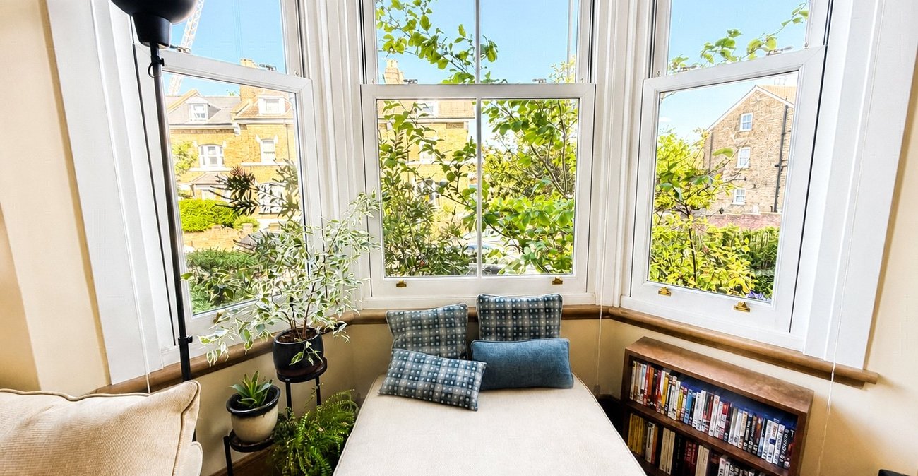 4 bedroom house for sale in London | Robinson Jackson