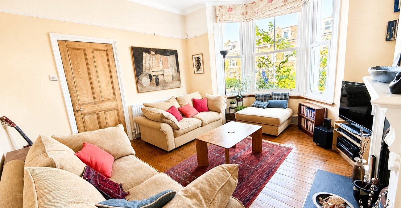 4 bedroom house for sale in London | Robinson Jackson