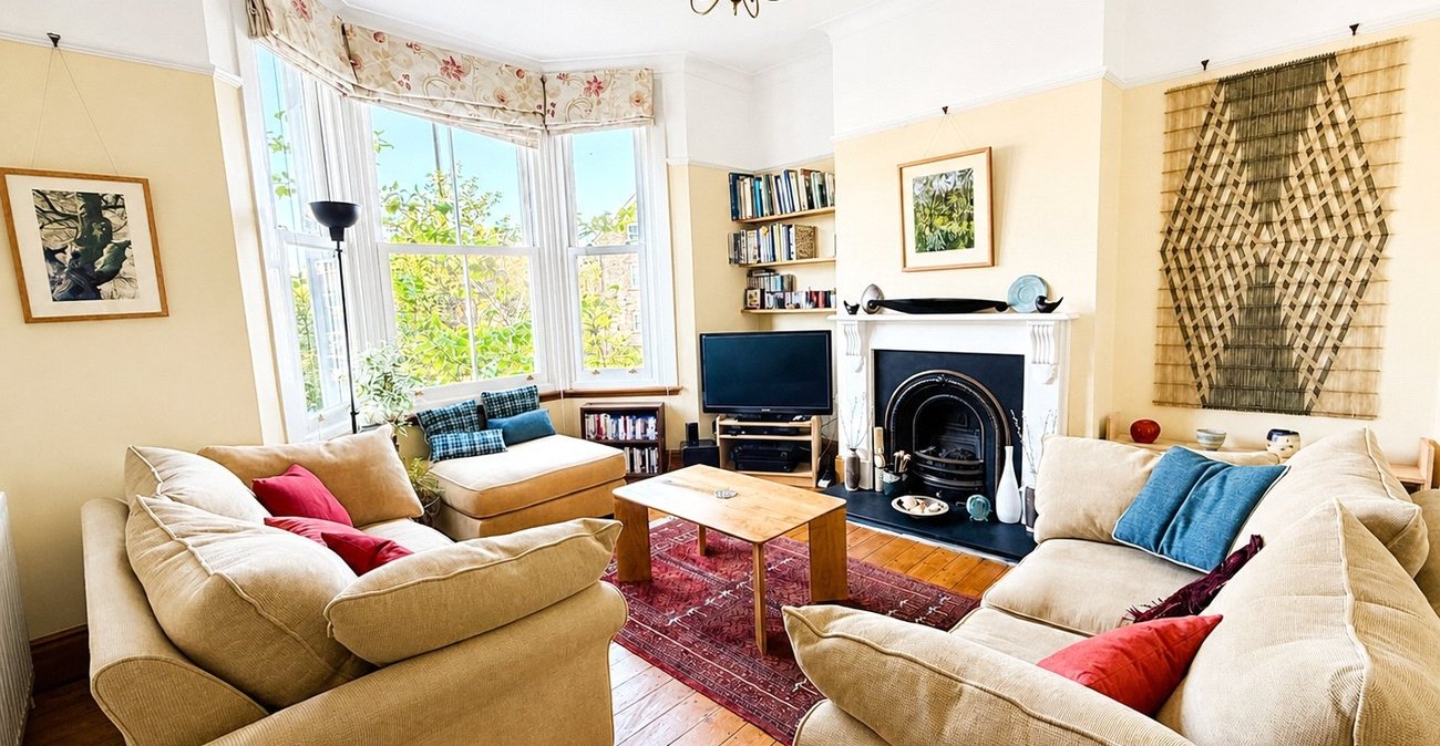 4 bedroom house for sale in London | Robinson Jackson