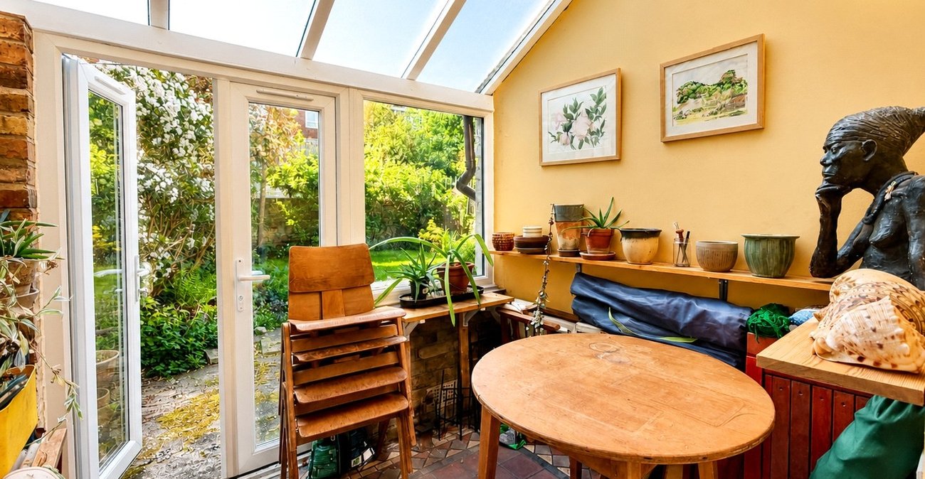 4 bedroom house for sale in London | Robinson Jackson