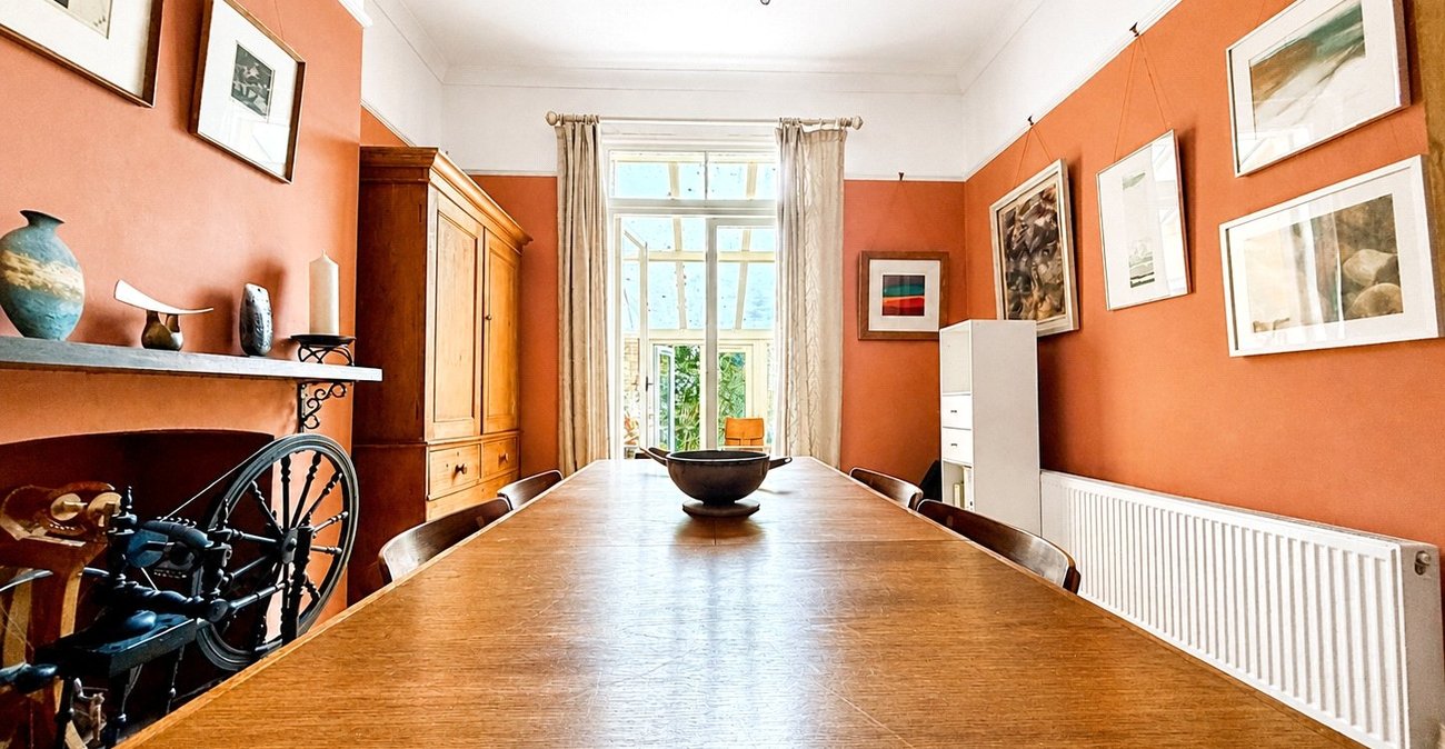 4 bedroom house for sale in London | Robinson Jackson