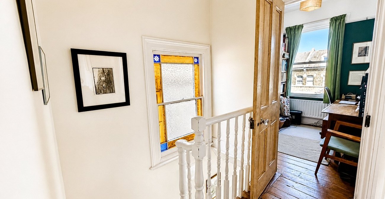 4 bedroom house for sale in London | Robinson Jackson