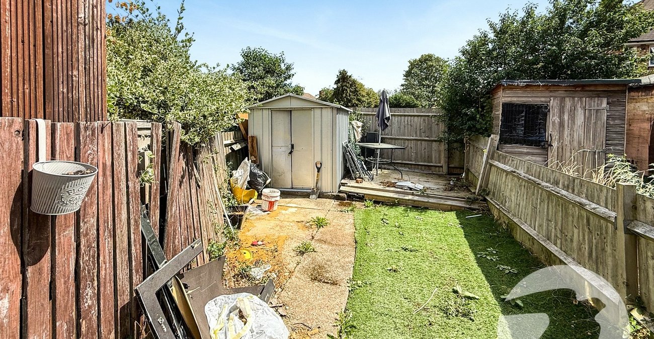 2 bedroom property for sale in Mottingham | Robinson Jackson