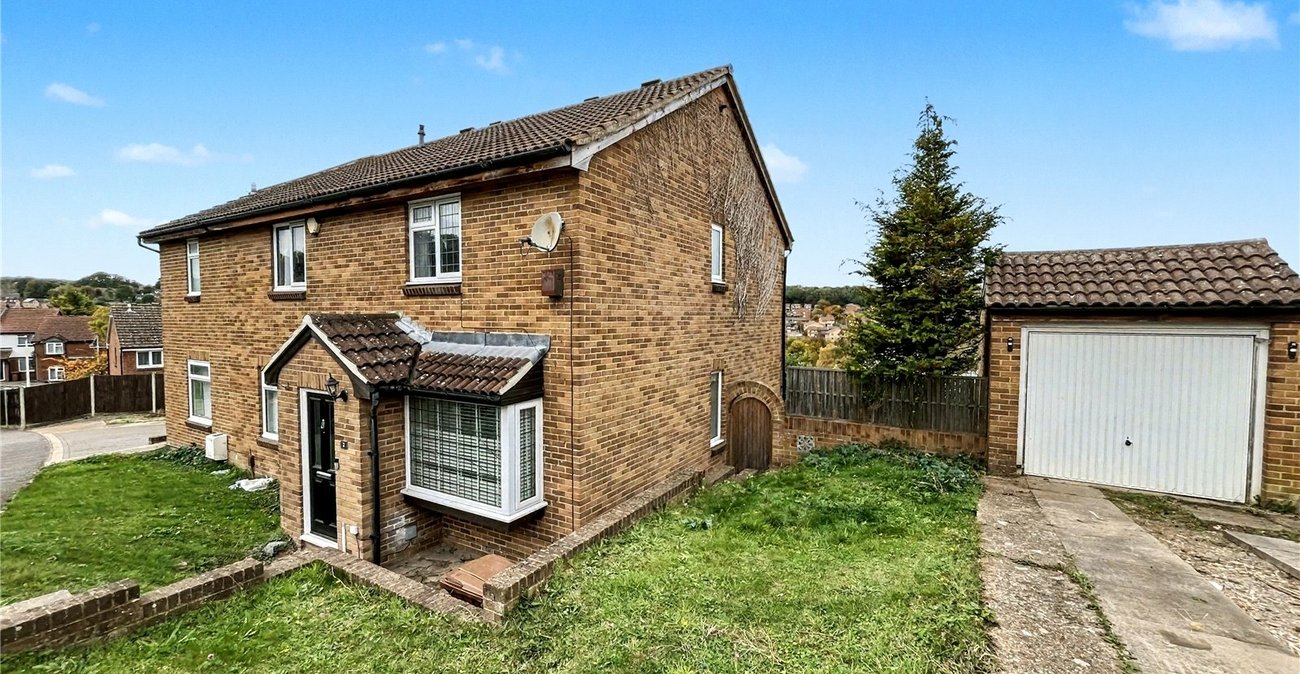 3 bedroom house for sale in Walderslade | Robinson Michael & Jackson