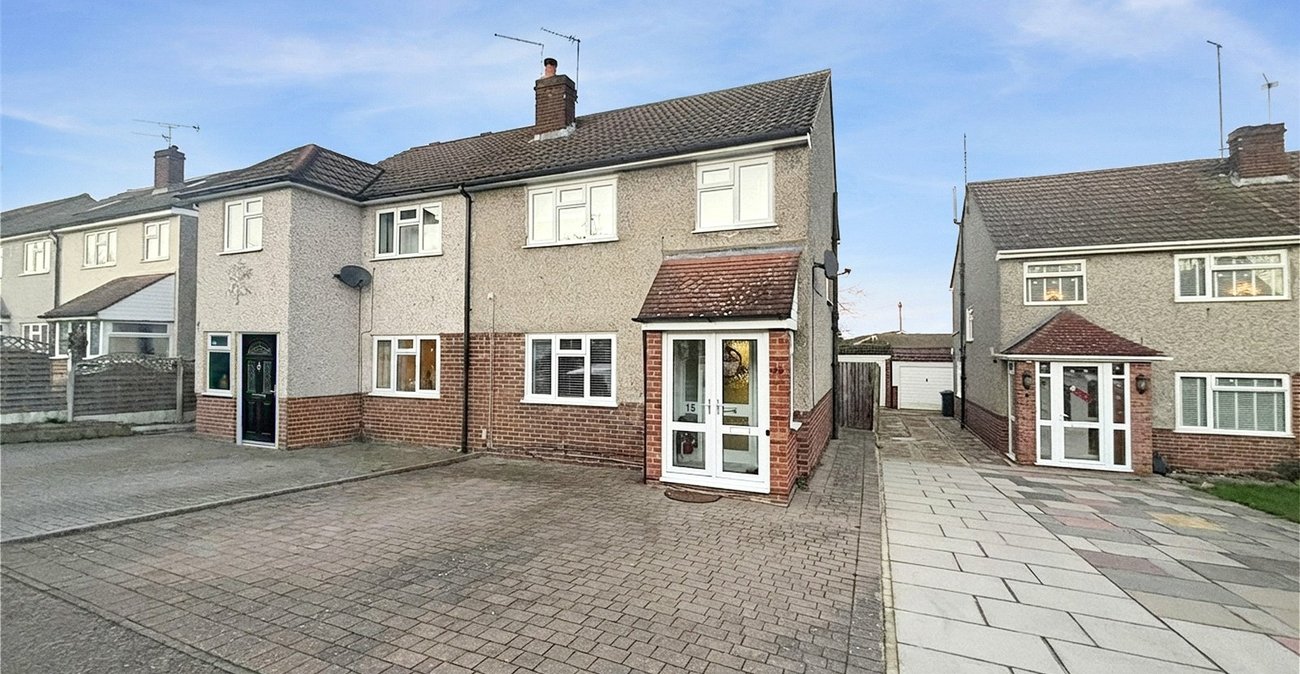 3 bedroom house for sale in Joydens Wood | Robinson Jackson