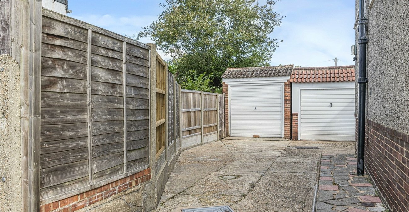 3 bedroom house for sale in Joydens Wood | Robinson Jackson