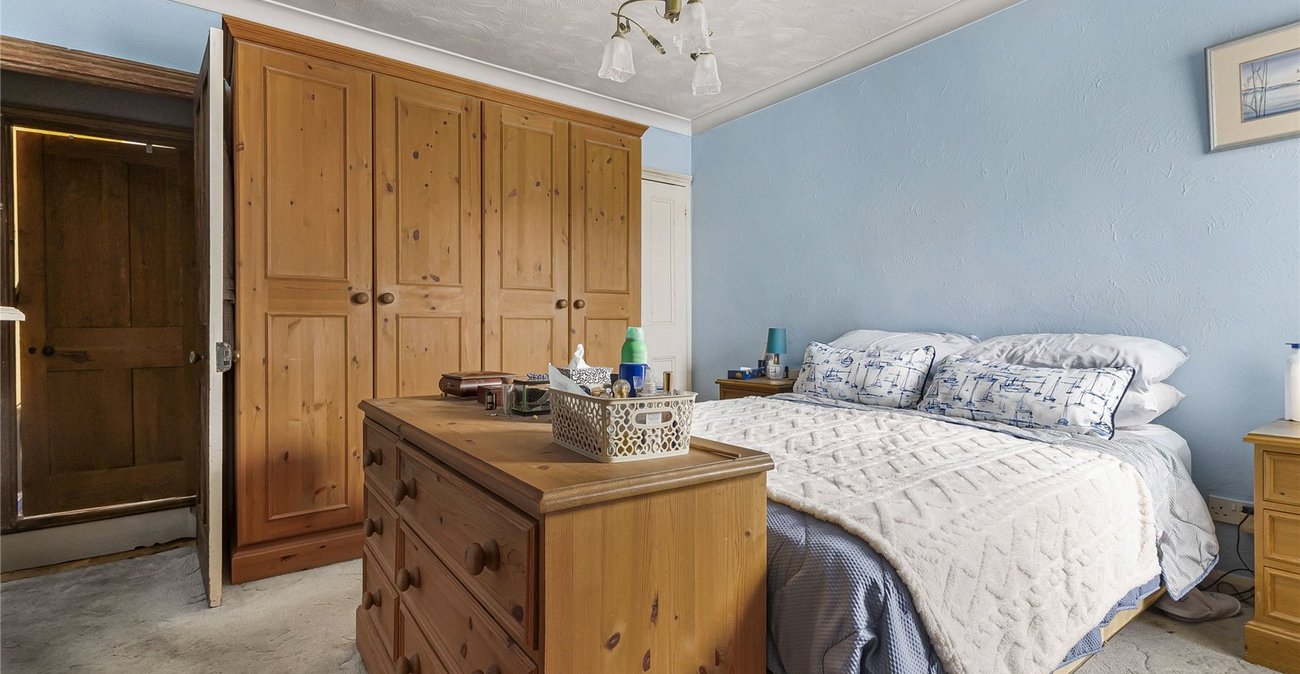 3 bedroom house for sale in Cuxton | Robinson Michael & Jackson