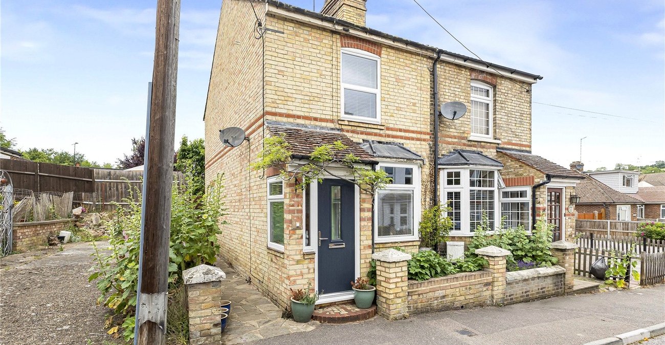3 bedroom house for sale in Cuxton | Robinson Michael & Jackson