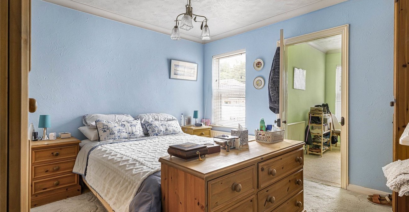 3 bedroom house for sale in Cuxton | Robinson Michael & Jackson
