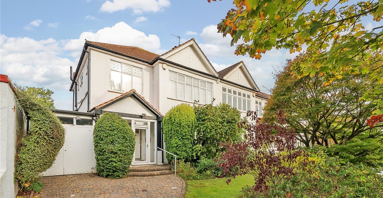 4 bedroom house for sale in London | Robinson Jackson