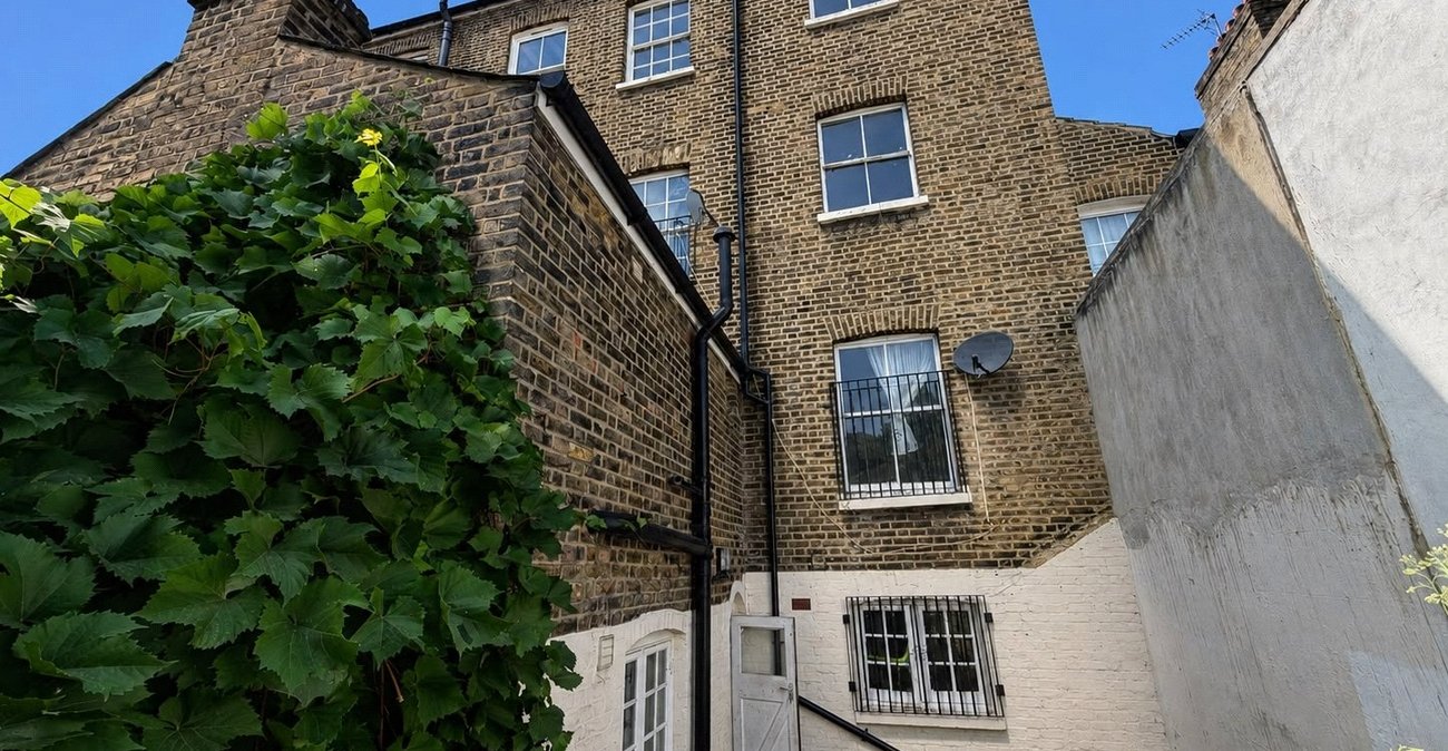 6 bedroom house for sale in Woolwich | Robinson Jackson