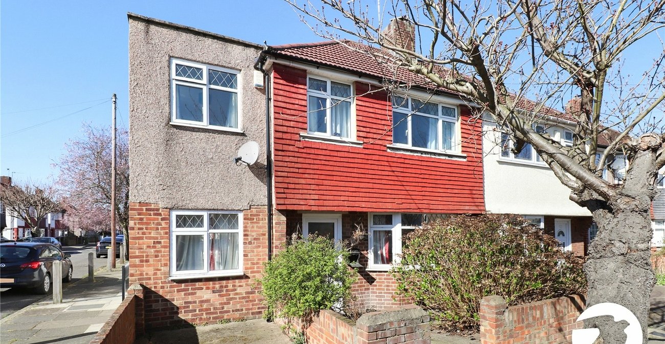 3 bedroom house for sale in Abbey Wood | Robinson Jackson