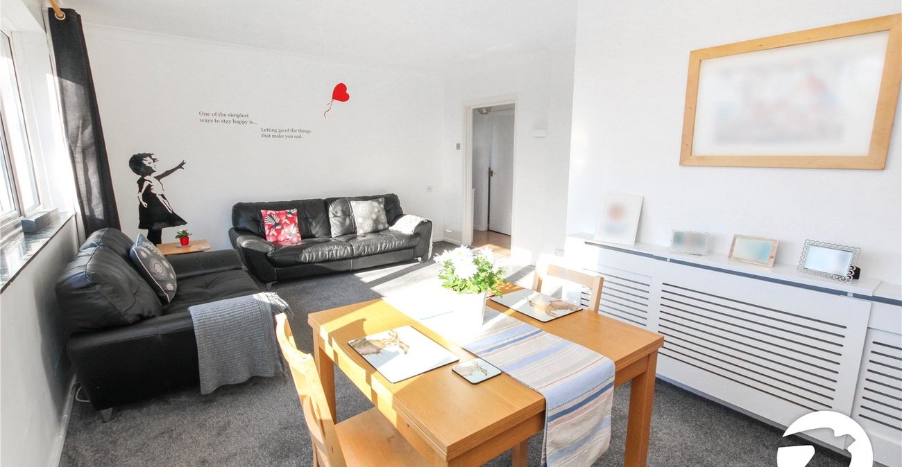 2 bedroom property for sale in Eltham | Robinson Jackson