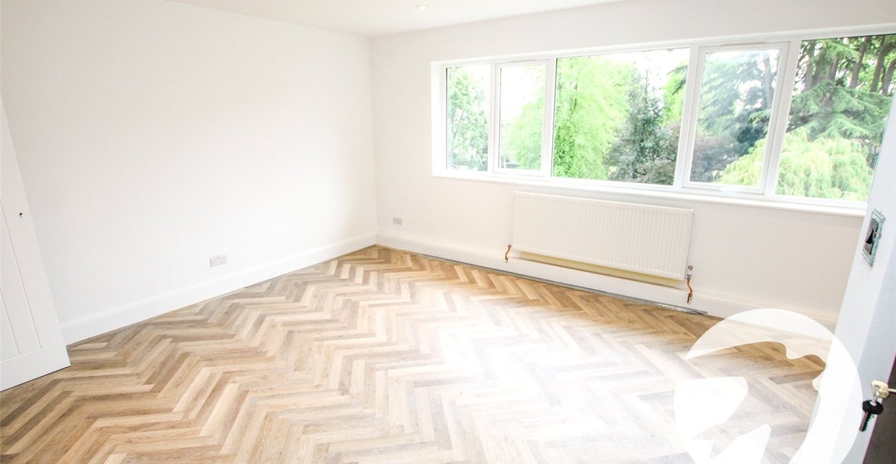 2 bedroom property for sale in London | Robinson Jackson