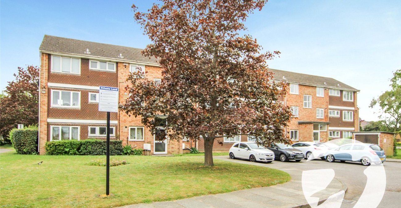 2 bedroom property for sale in London | Robinson Jackson