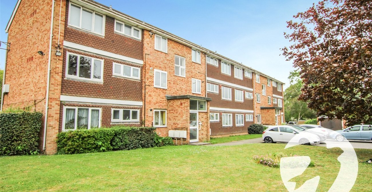 2 bedroom property for sale in London | Robinson Jackson