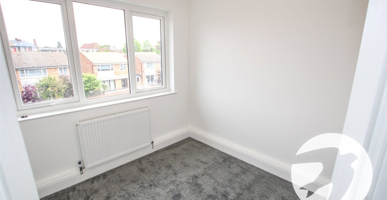 2 bedroom property for sale in London | Robinson Jackson