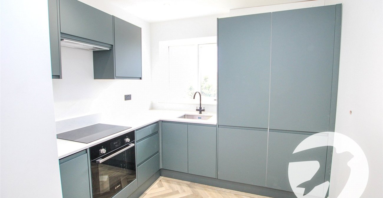 2 bedroom property for sale in London | Robinson Jackson