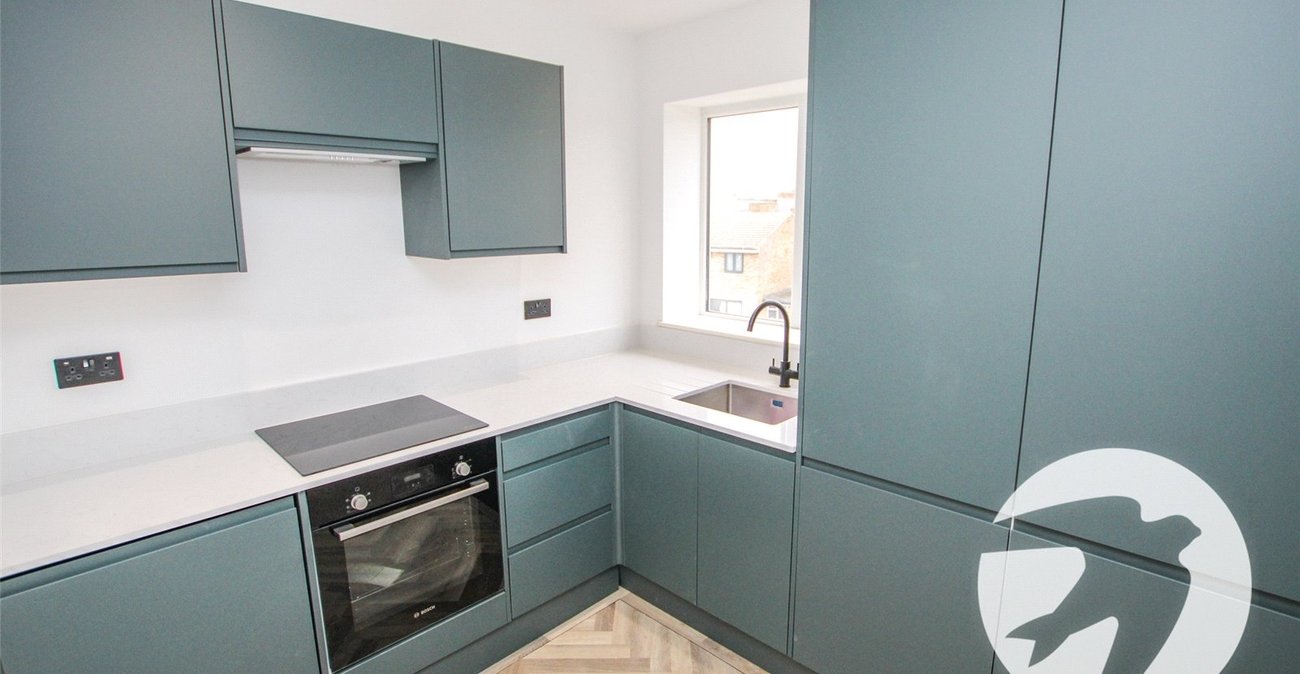 2 bedroom property for sale in London | Robinson Jackson
