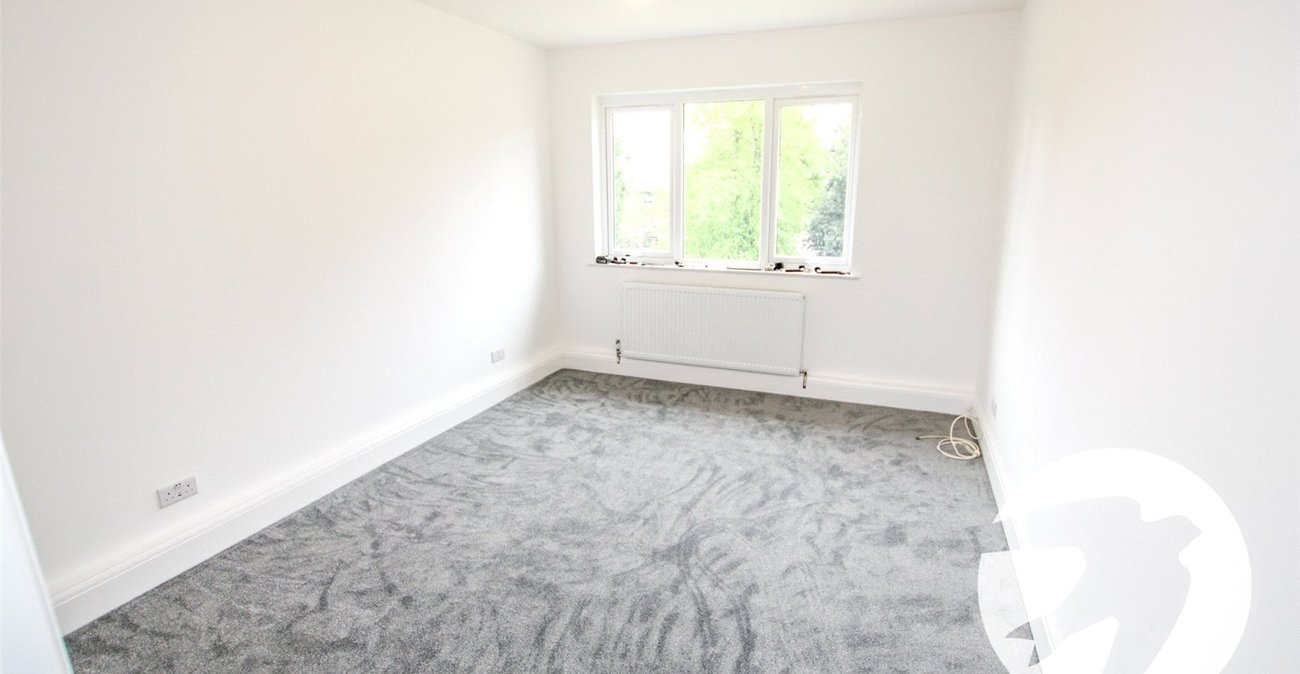 2 bedroom property for sale in London | Robinson Jackson