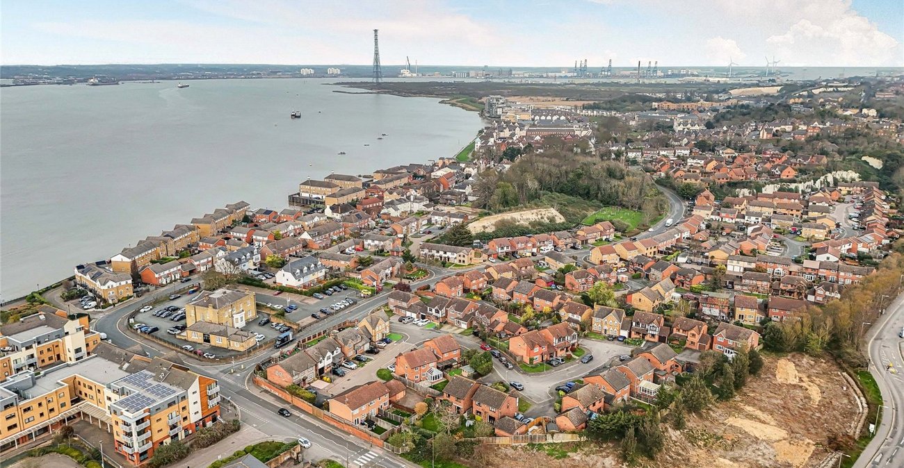 4 bedroom house for sale in Greenhithe | Robinson Jackson