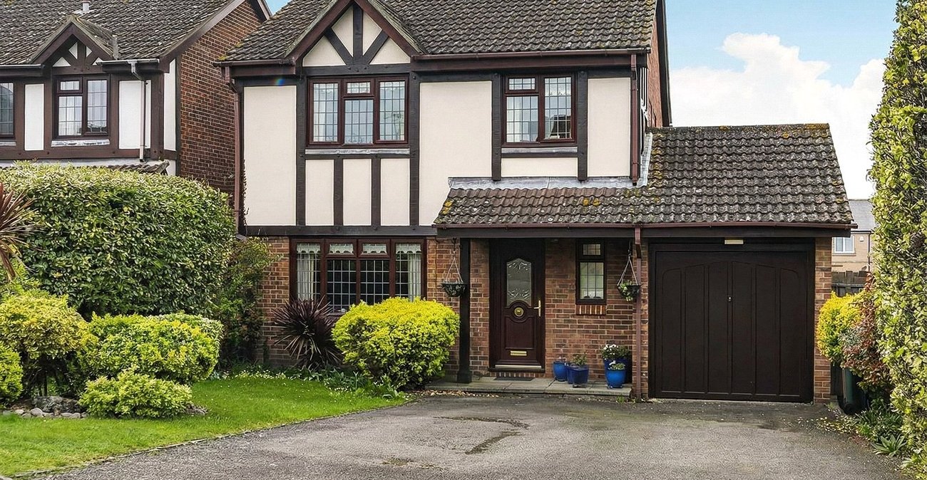 4 bedroom house for sale in Greenhithe | Robinson Jackson