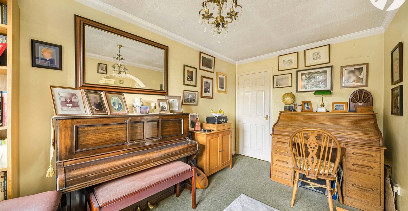 4 bedroom house for sale in Greenhithe | Robinson Jackson