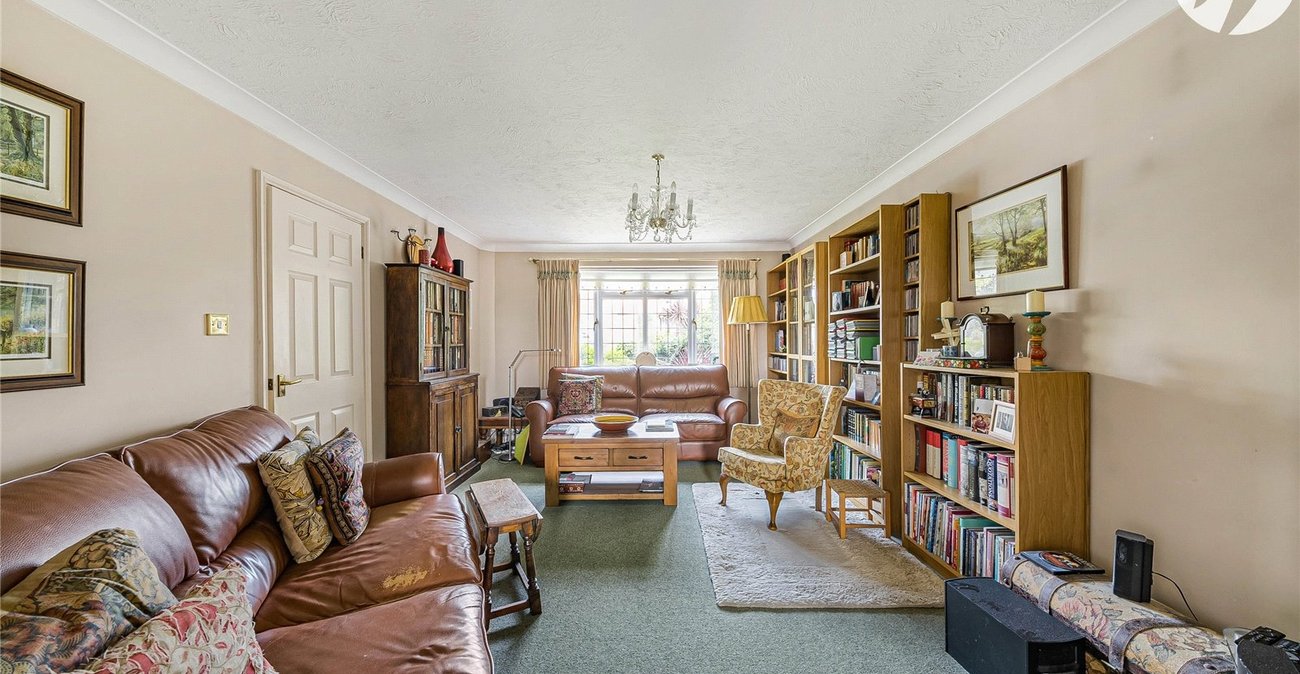 4 bedroom house for sale in Greenhithe | Robinson Jackson