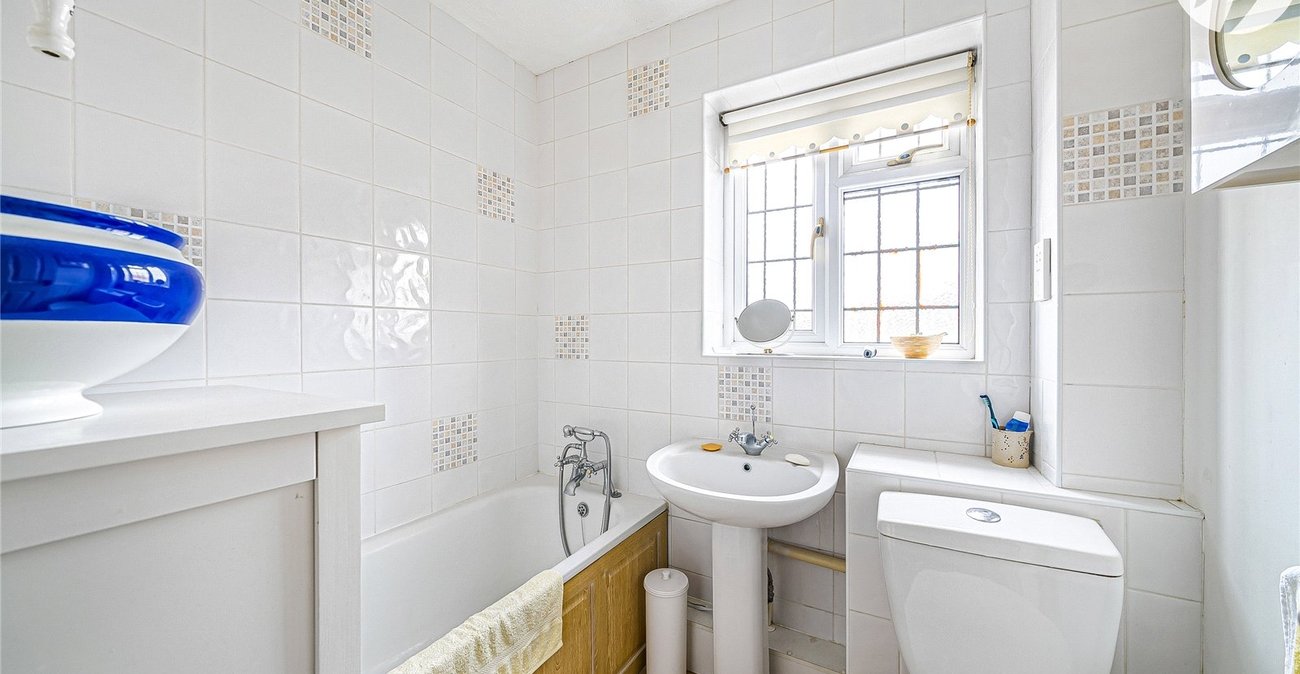 4 bedroom house for sale in Greenhithe | Robinson Jackson