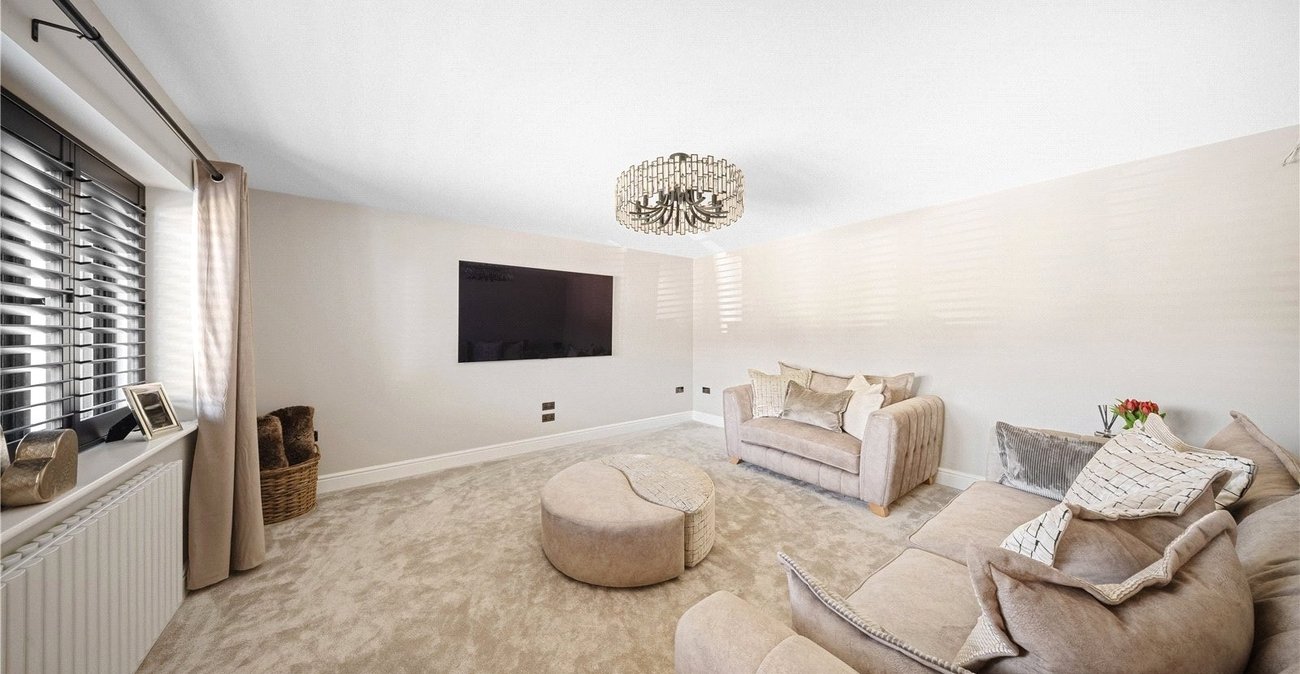 5 bedroom bungalow for sale in Bexley | Robinson Jackson